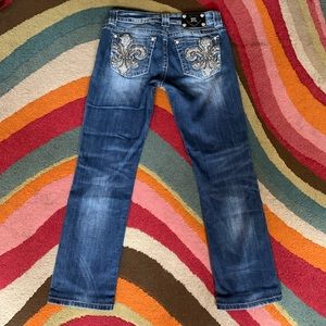 Miss Me Easy Straight Size 27 Jeans